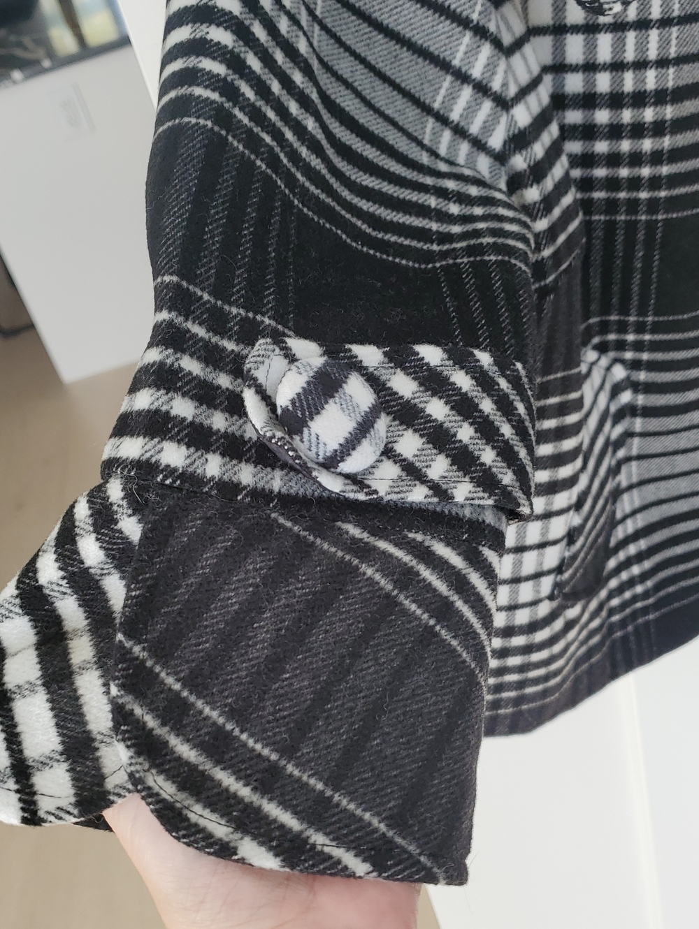 Lavena- Wool 45% Sz.14 Black & White Check Plaid Crop Coat - Picture 3 of 8